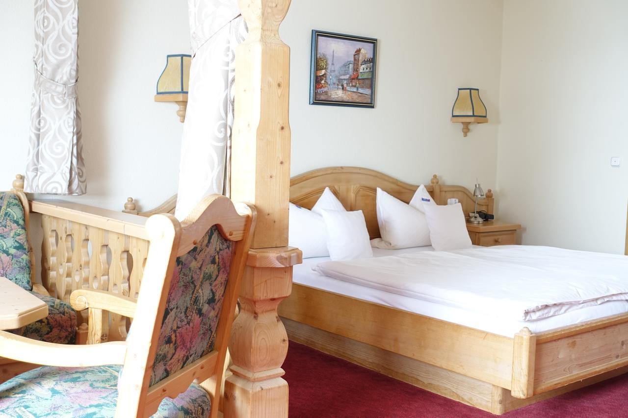 Hotel Gasthof Schoenblick Ноймаркт-ін-дер-Оберпфальц Екстер'єр фото