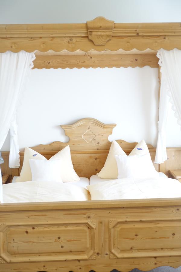 Hotel Gasthof Schoenblick Ноймаркт-ін-дер-Оберпфальц Екстер'єр фото