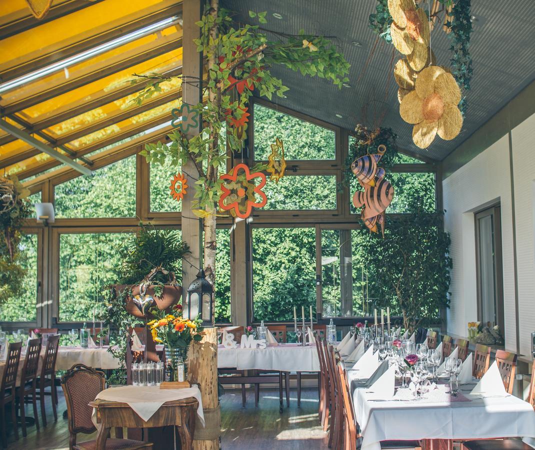Hotel Gasthof Schoenblick Ноймаркт-ін-дер-Оберпфальц Екстер'єр фото