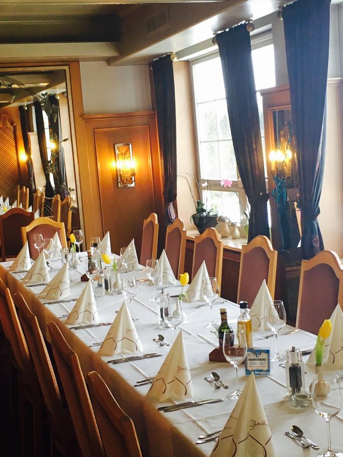 Hotel Gasthof Schoenblick Ноймаркт-ін-дер-Оберпфальц Екстер'єр фото