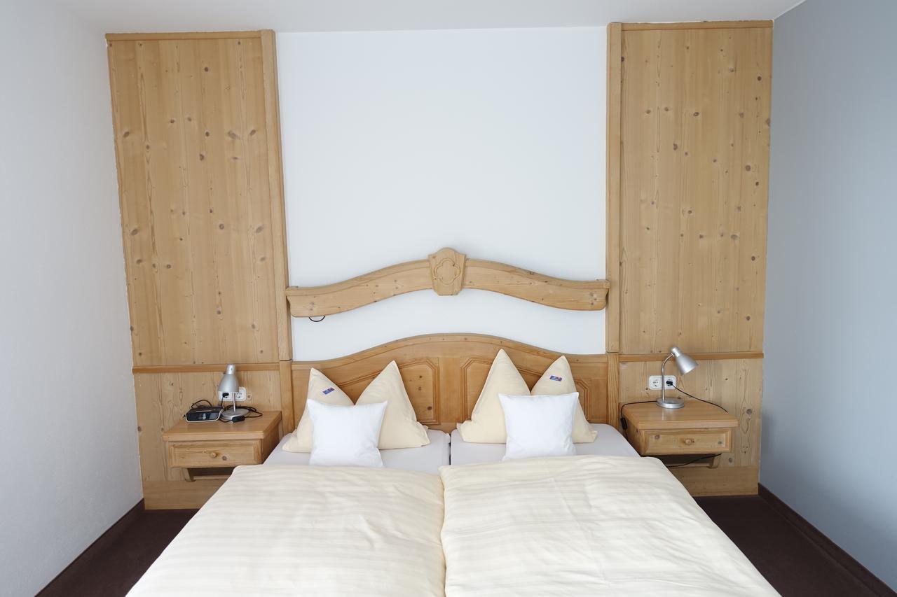 Hotel Gasthof Schoenblick Ноймаркт-ін-дер-Оберпфальц Екстер'єр фото